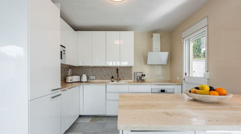 🏡 Encantadora Villa Independiente con Jardín y Piscina Privada en Nueva Andalucía, imatge 3