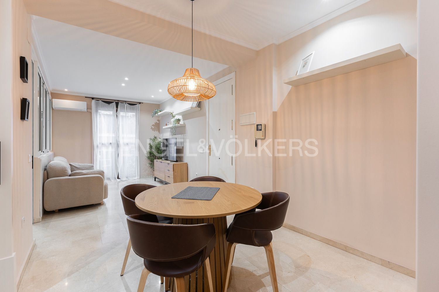 Vista exterior de Apartament en venda en  Valencia Capital amb Aire condicionat, Calefacció i Balcó