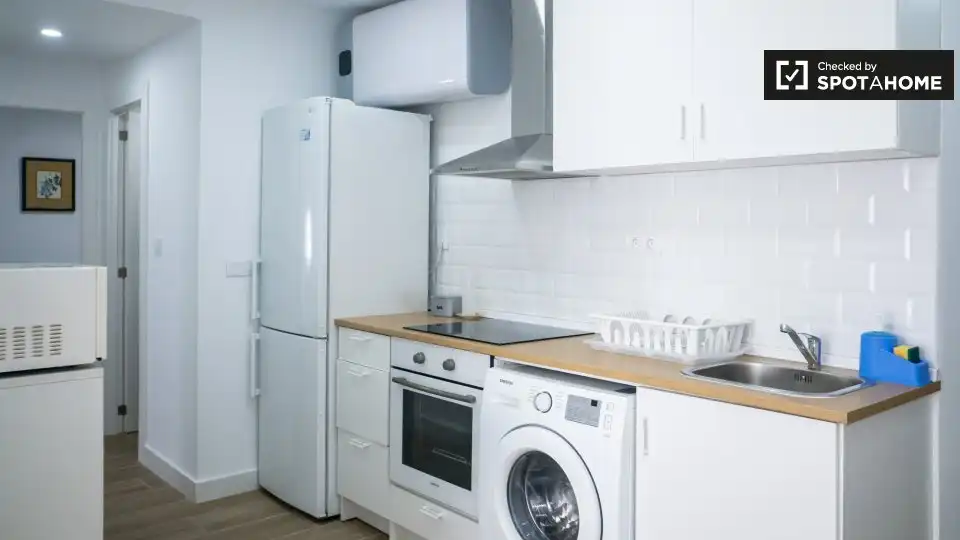 Kitchen of Flat for rent in Valencia  with Air Conditioner, Heating and Furnished
