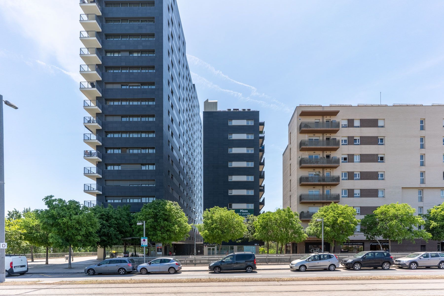 Exterior view of Flat for sale in L'Hospitalet de Llobregat  with Air Conditioner, Parquet flooring and Terrace