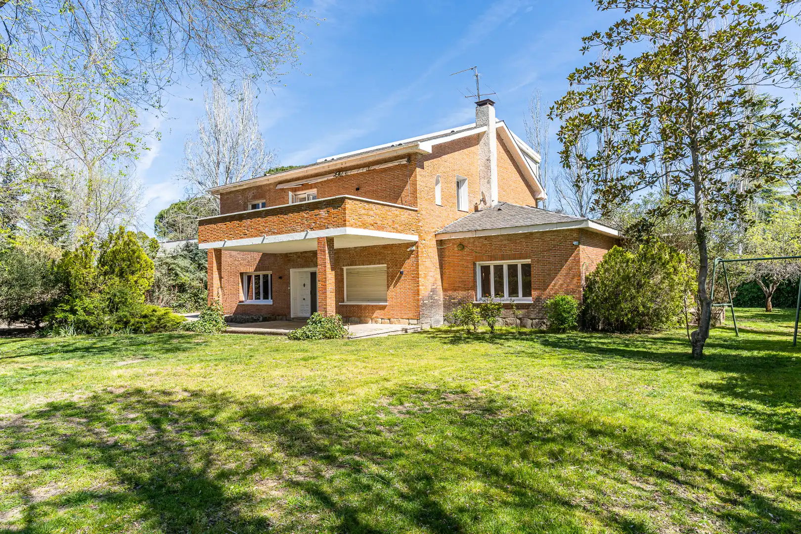 Garden of Houses for sale in Villanueva de la Cañada  with Air Conditioner, Heating and Private garden