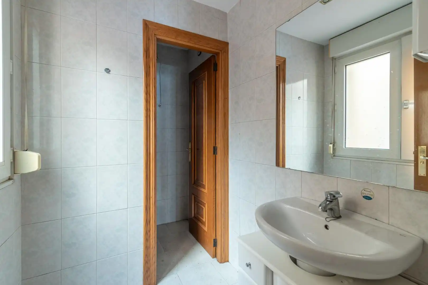 Badezimmer von Wohnung zum Verkauf in Armilla mit Klimaanlage, Heizung und Terrasse