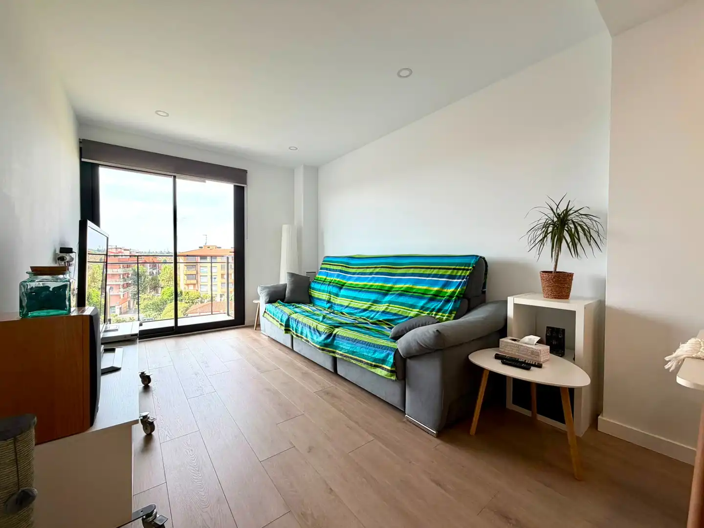 Flat with terrace for sale in Carrer del Bruc, imagen 2