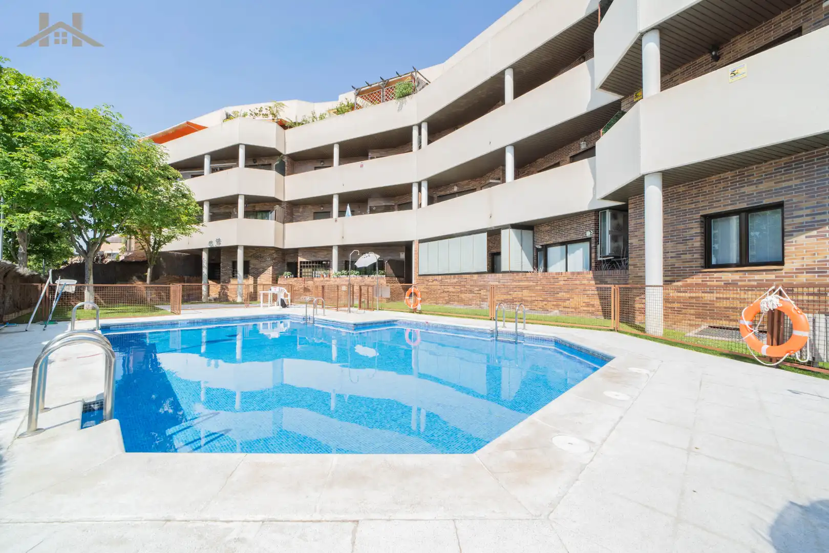 Swimming pool of Flat for sale in Las Rozas de Madrid