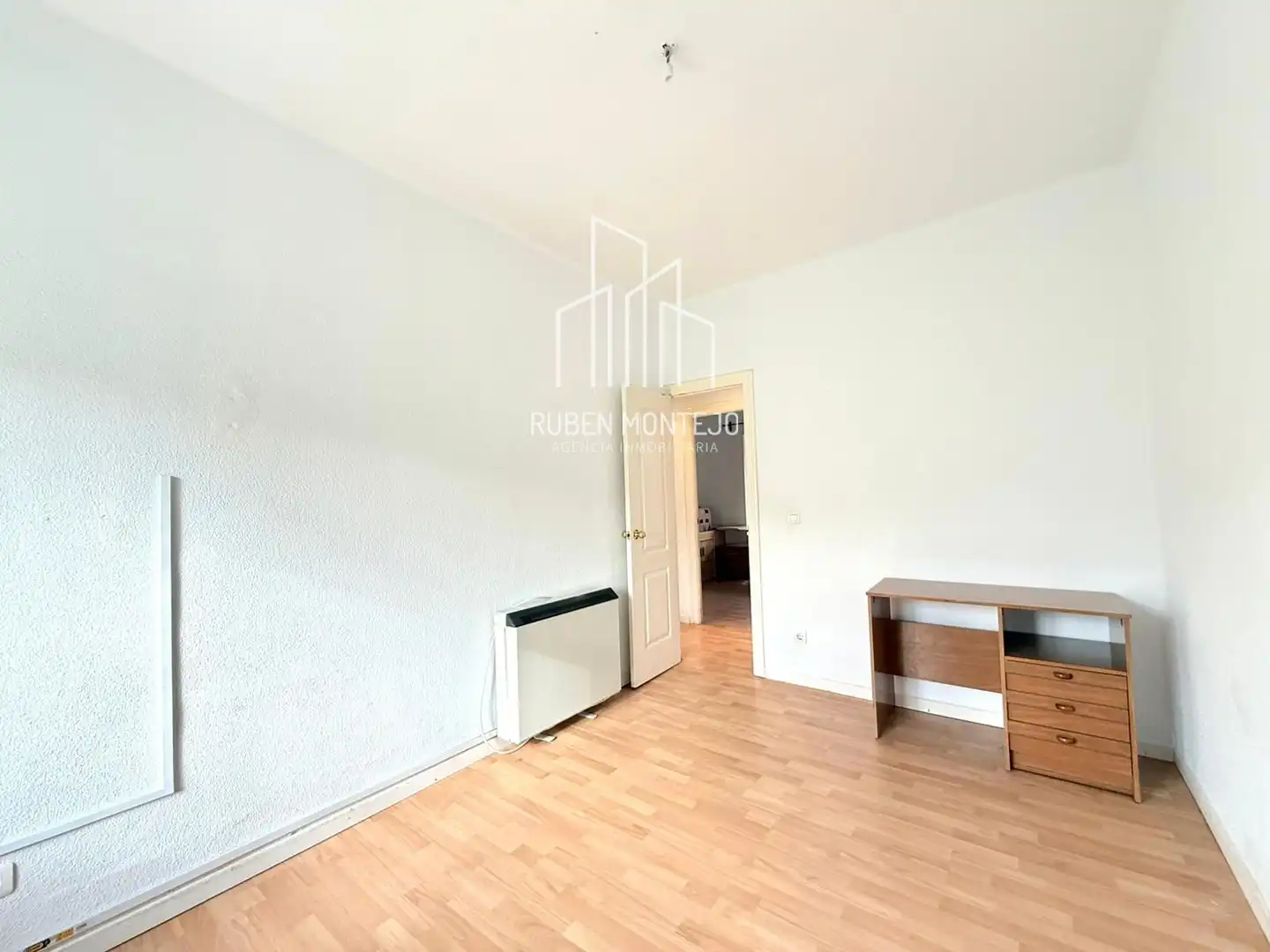 Bedroom of Flat for sale in Salamanca  with Heating, Oven and Washing machine