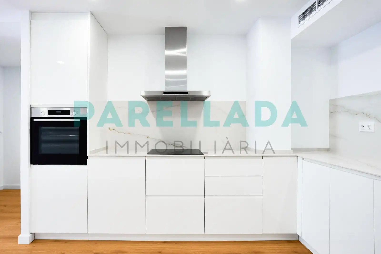 Kitchen of Flat for sale in Badalona  with Air Conditioner, Heating and Parquet flooring