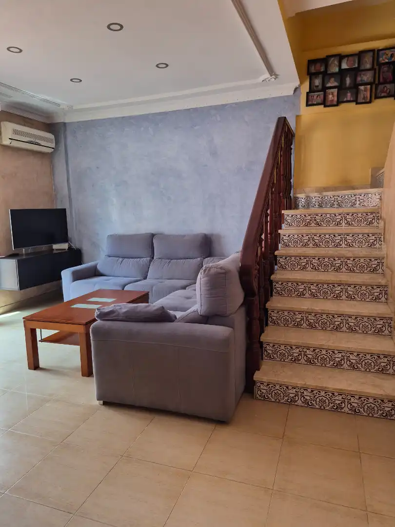 Sala d'estar de Casa o xalet en venda en Alcalá de Guadaira amb Aire condicionat