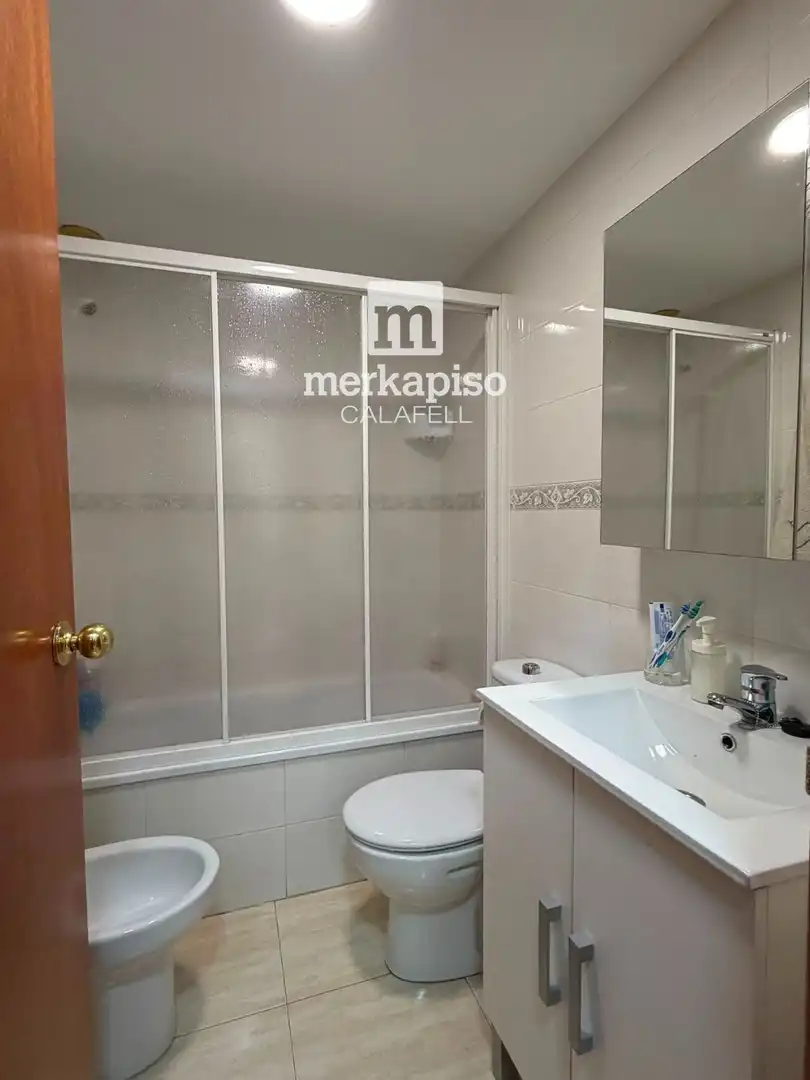 Baño de Piso en venta en Calafell con Aire acondicionado, Terraza y Piscina