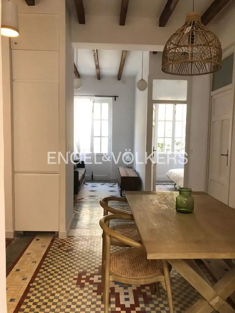 Vista exterior de Pis de lloguer en  Valencia Capital amb Calefacció, Terrassa i Balcó