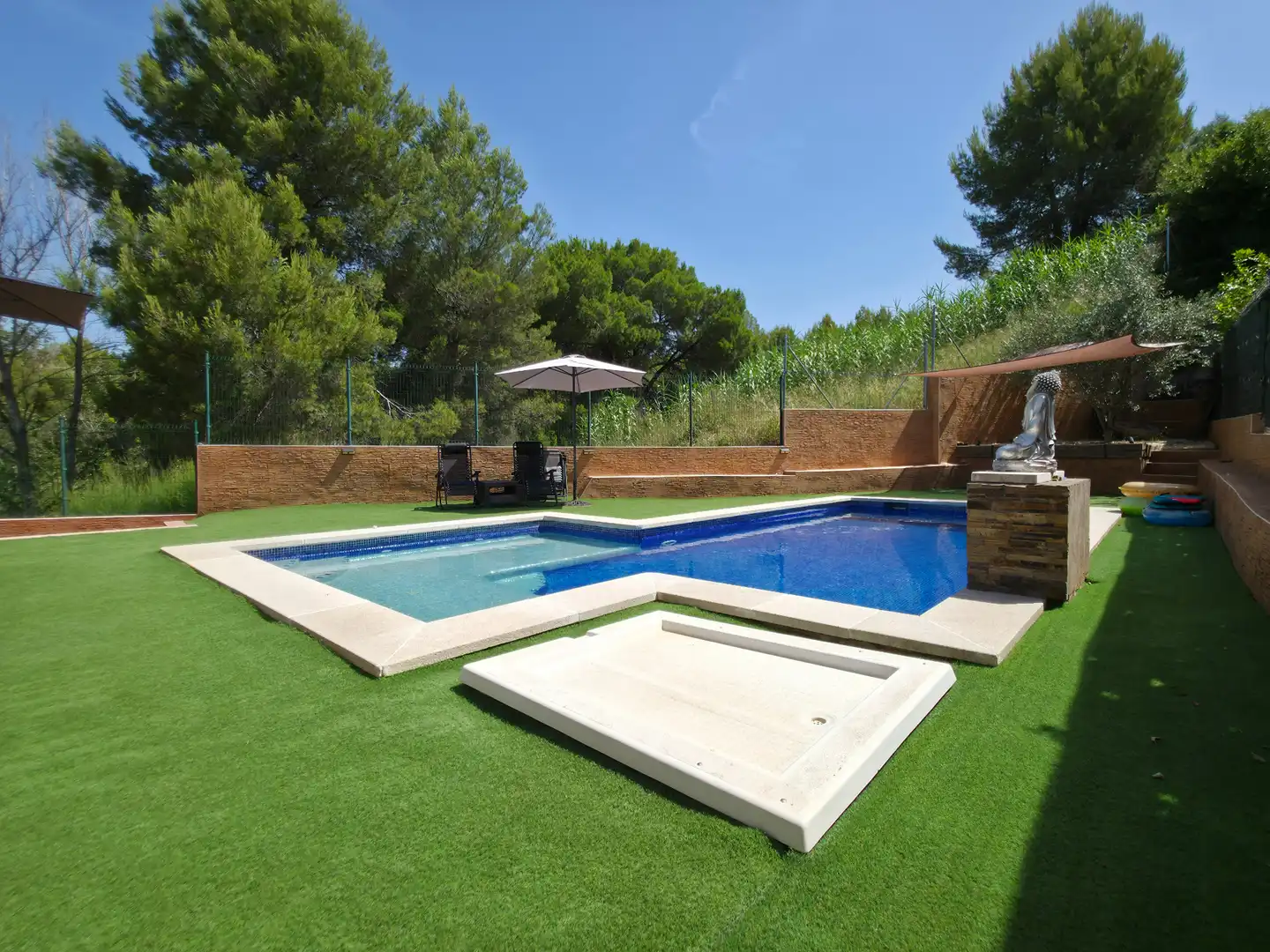 Piscina de Casa o chalet en venta en Abrera con Aire acondicionado, Calefacción y Jardín privado