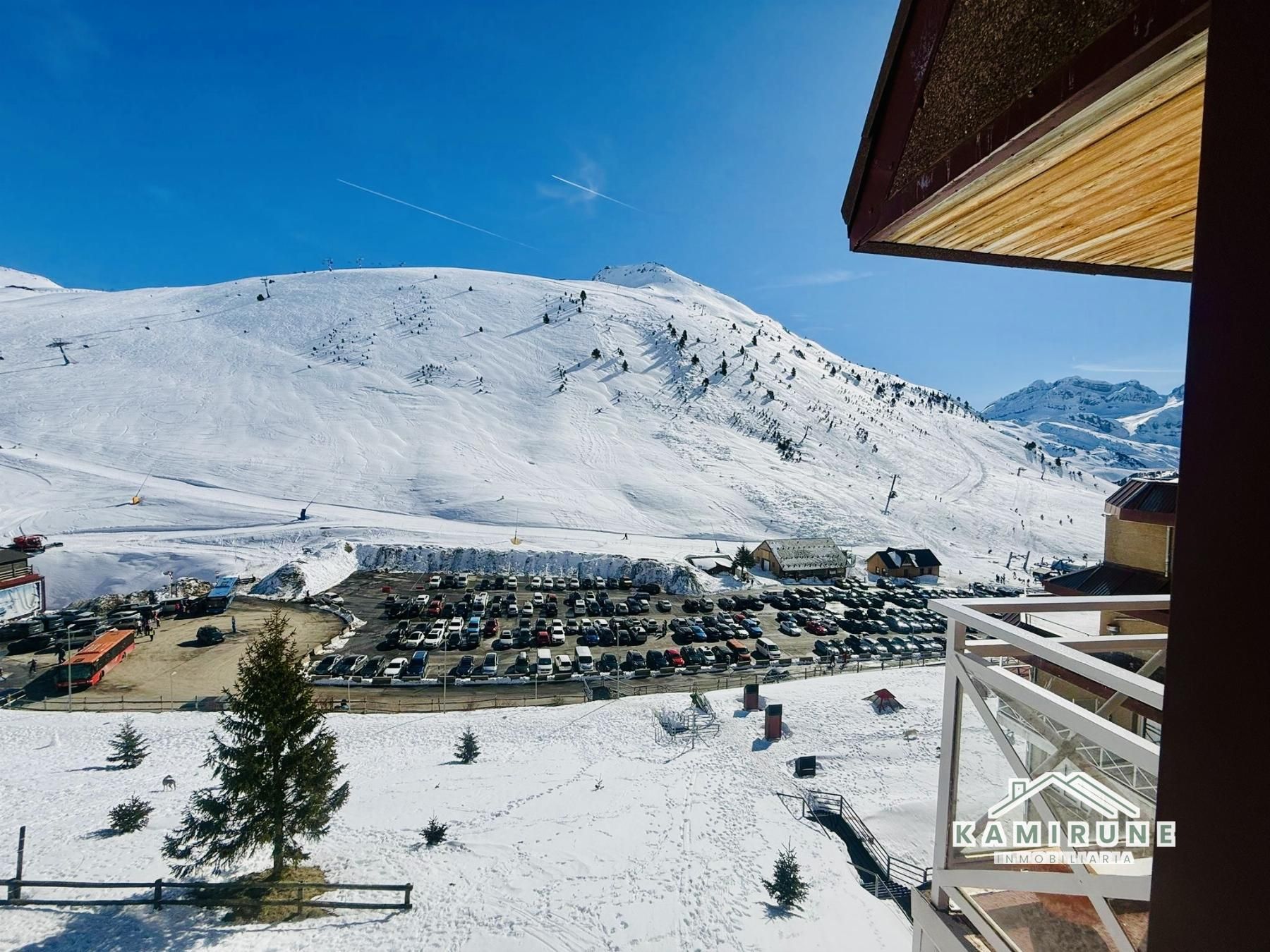 Vista exterior de Estudio en venta en Jaca con Aire acondicionado, Terraza y Amueblado