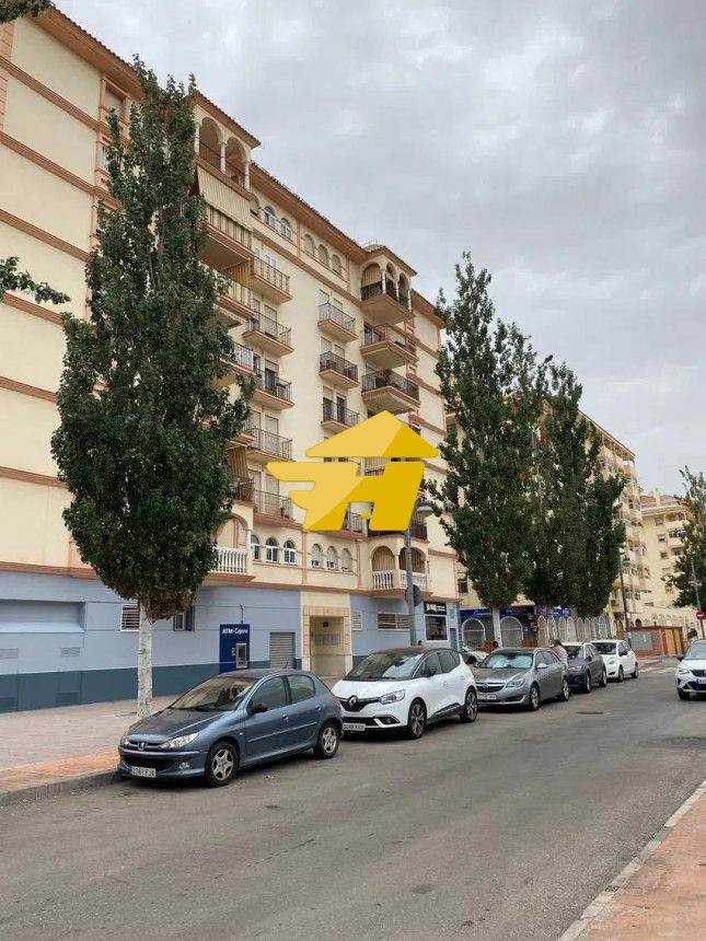 Vista exterior de Pis de lloguer en Fuengirola amb Piscina i Moblat
