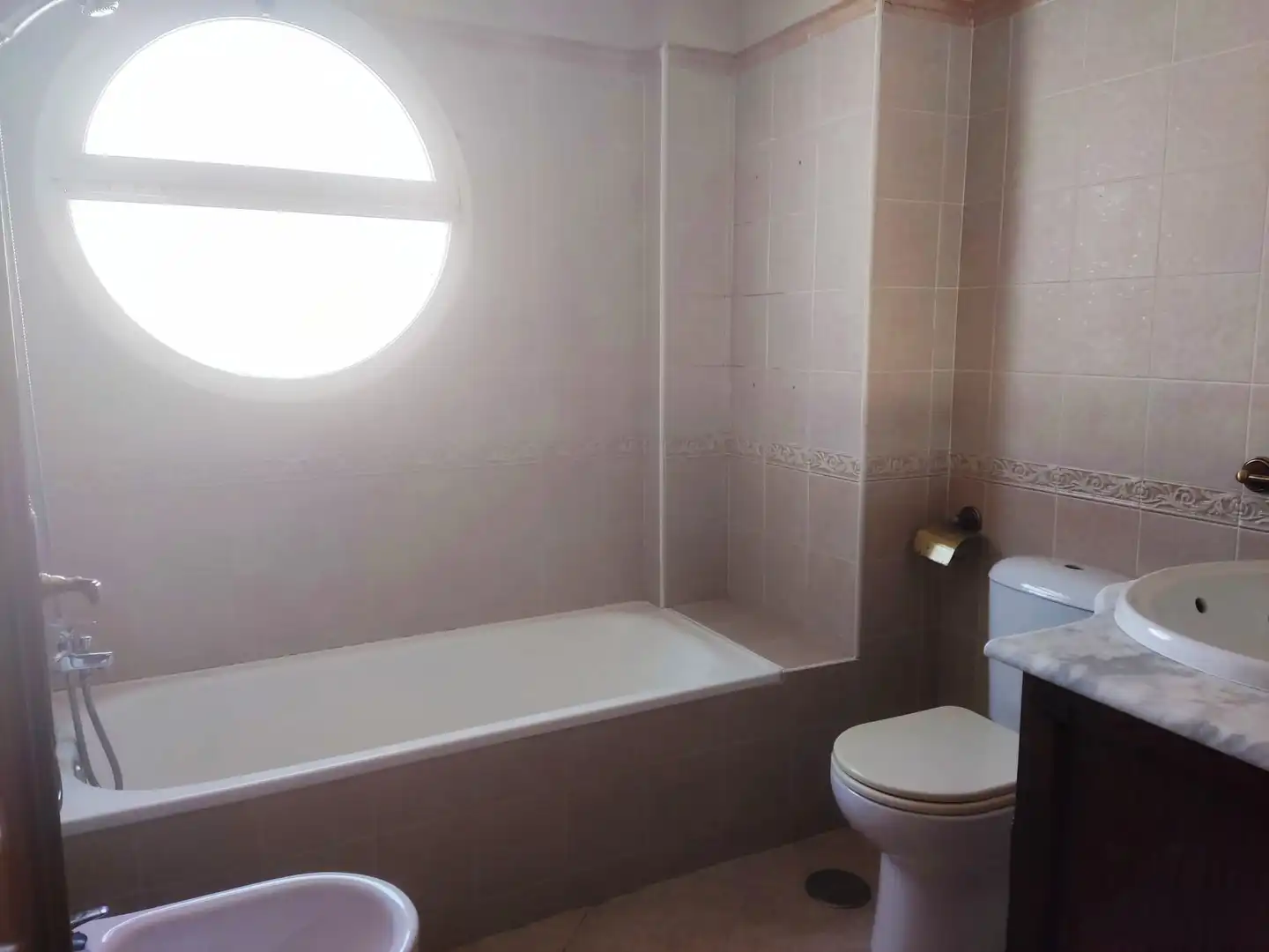 Badezimmer von Wohnung zum Verkauf in Torredelcampo mit Abstellraum