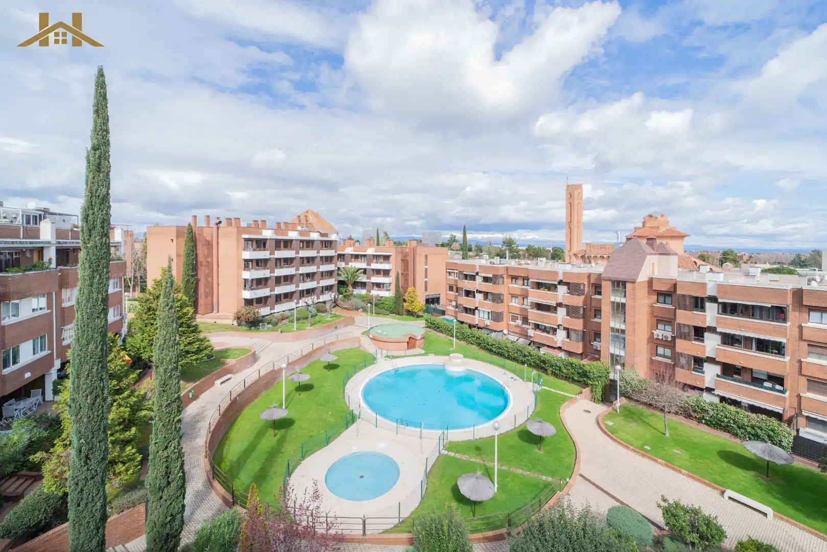 Außenansicht von Maisonette zum Verkauf in Pozuelo de Alarcón mit Klimaanlage, Heizung und Terrasse