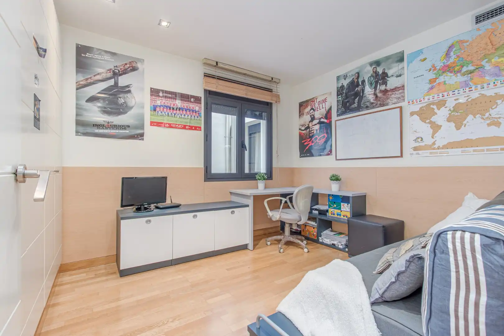 Bedroom of Attic for sale in Figueres  with Heating, Terrace and Furnished