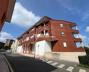 Exterior view of Flat for sale in Avilés  with Heating, Private garden and Parquet flooring