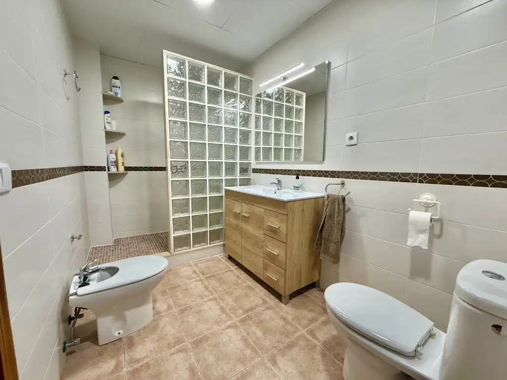 Bathroom of Flat for sale in Córdoba  with Balcony