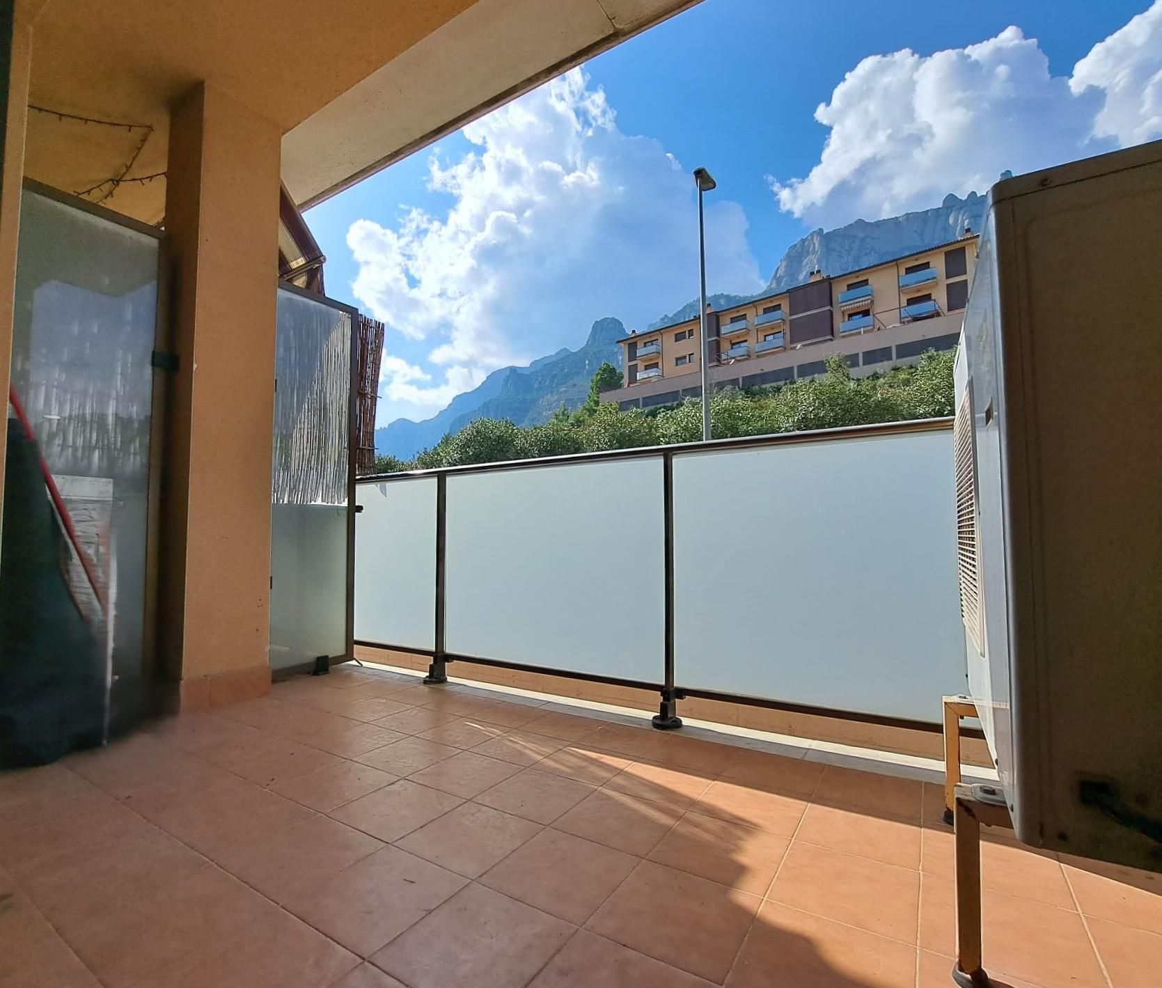 Vista exterior de Pis en venda en Monistrol de Montserrat amb Aire condicionat, Calefacció i Terrassa