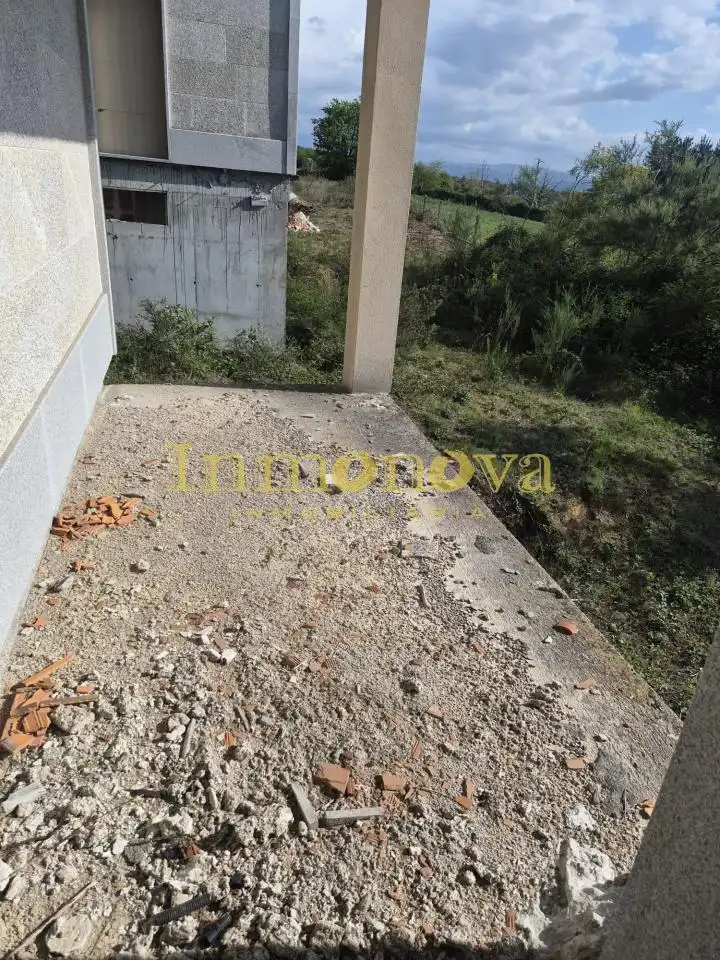 Casa o chalet en venta en A Merca   con Calefacción, Jardín privado y Terraza