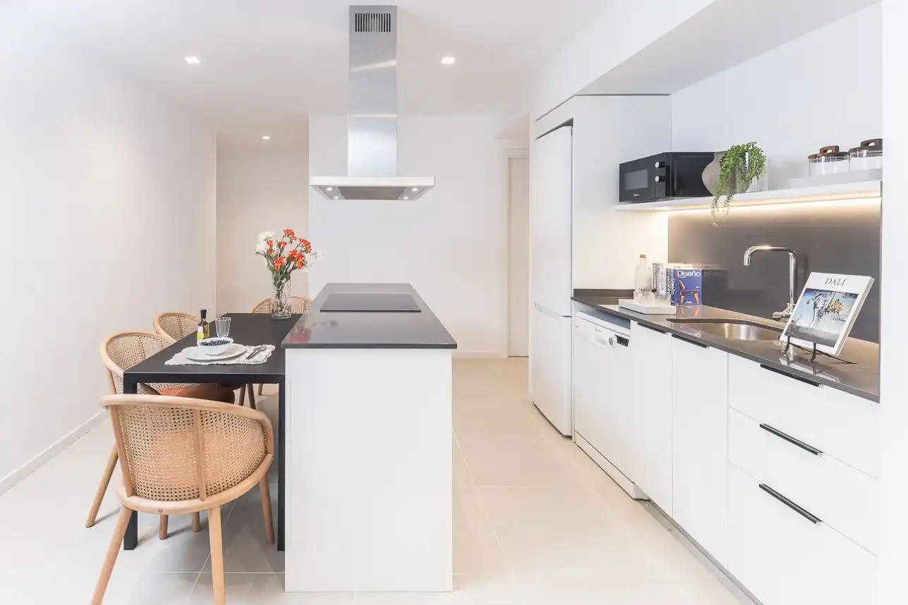 Cuina de Apartament de lloguer en Barcelona amb Aire condicionat, Calefacció i Terrassa