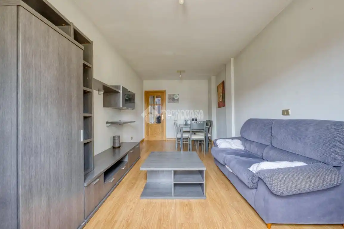 Sala de estar de Piso en venta en Arapiles con Calefacción, Trastero y Balcón