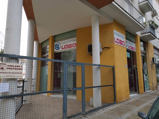 Local comercial en Alquiler en Calle Escritor Antonio Quintero y Ramírez, 8 en Puertas del sur - Guadabajaque