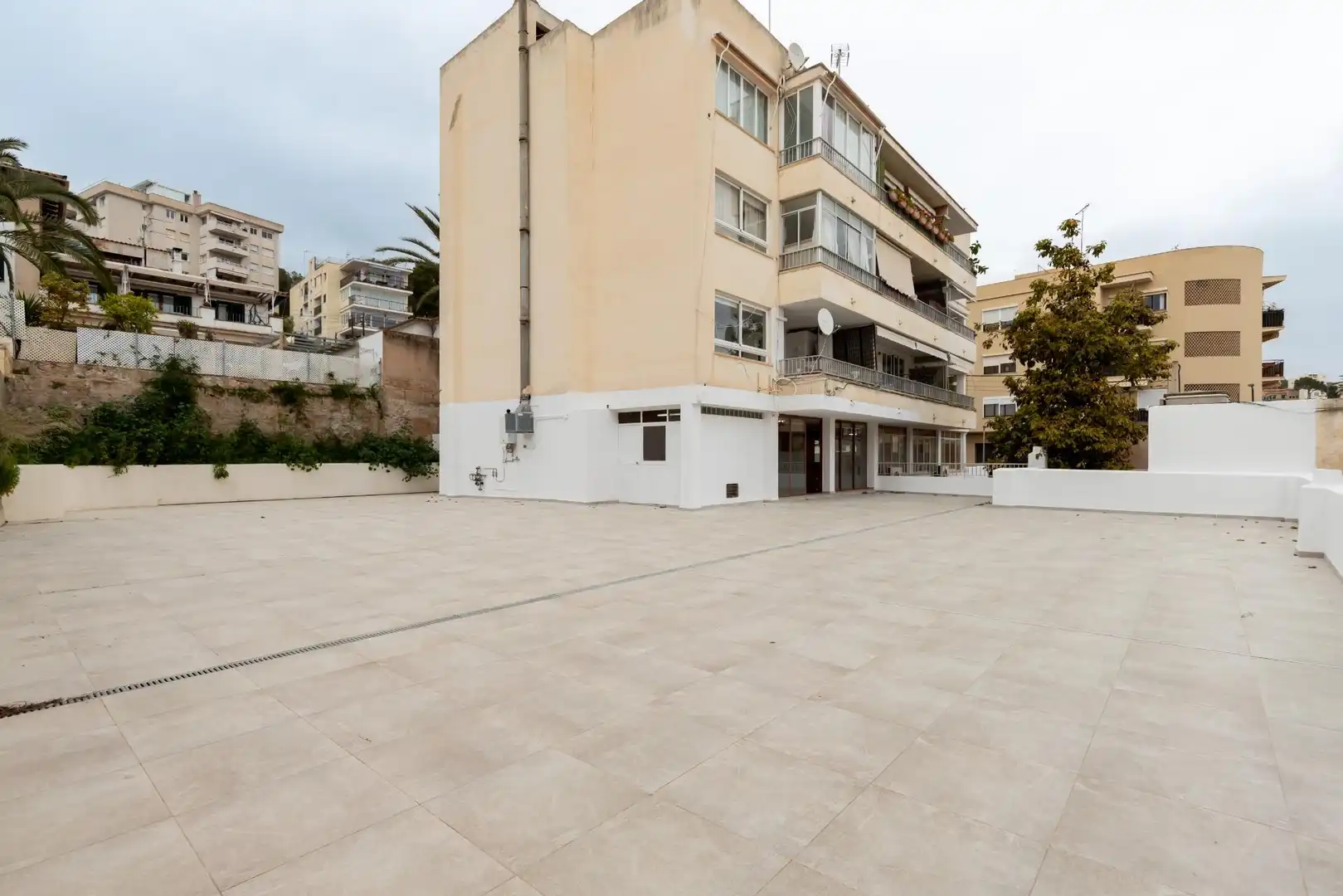 Exterior view of Commercial properties for rent in Calvià  with Air Conditioner and Terrace