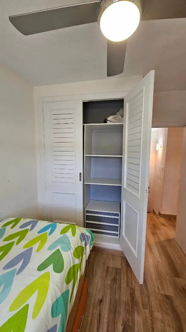 Habitación de Casa adosada en venta en El Campello con Aire acondicionado, Calefacción y Jardín privado