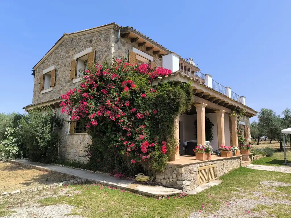 Casa rústica con piscina en venta en Llubí