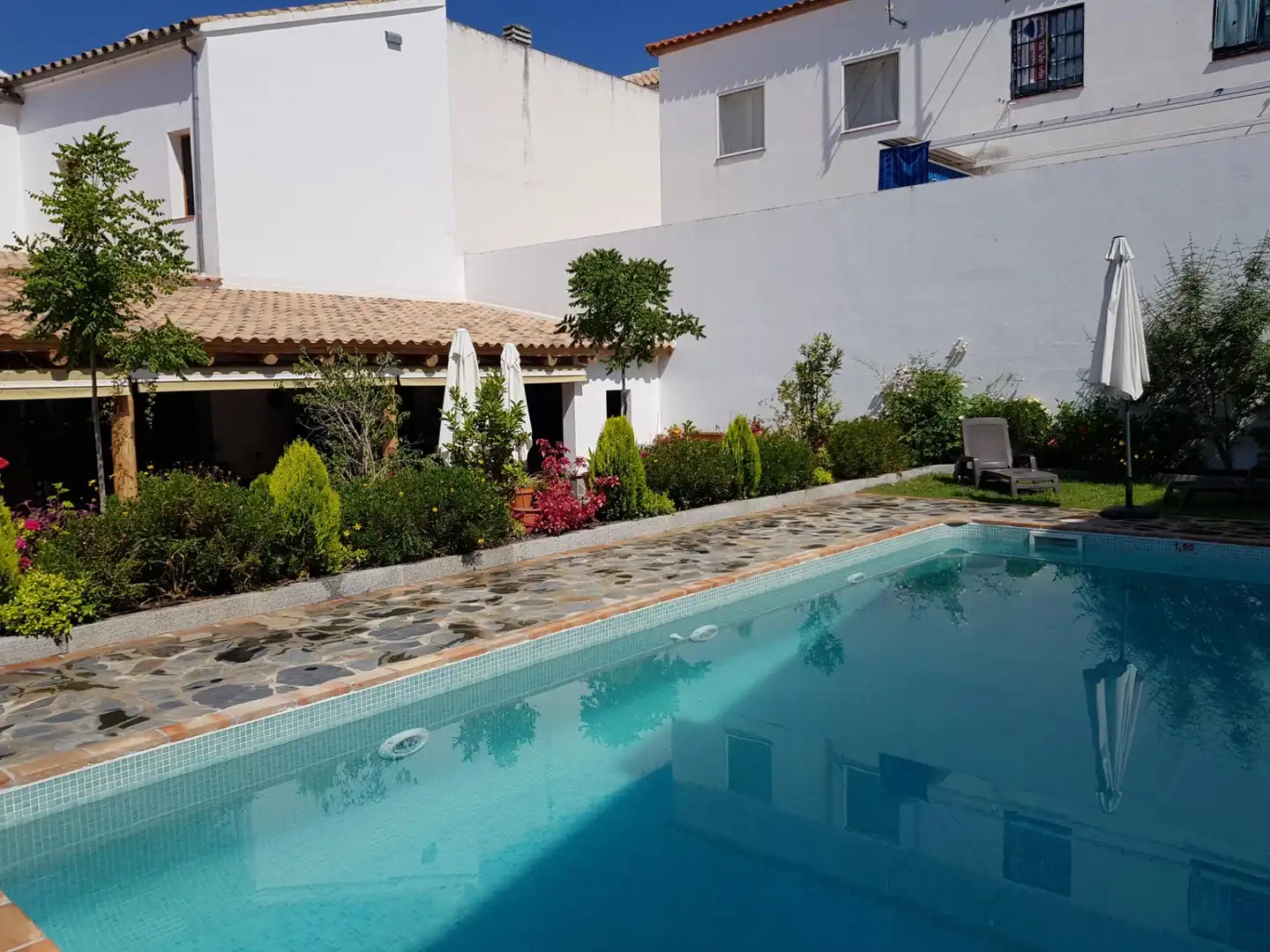 Schwimmbecken von Gebäude zum Verkauf in El Pedroso