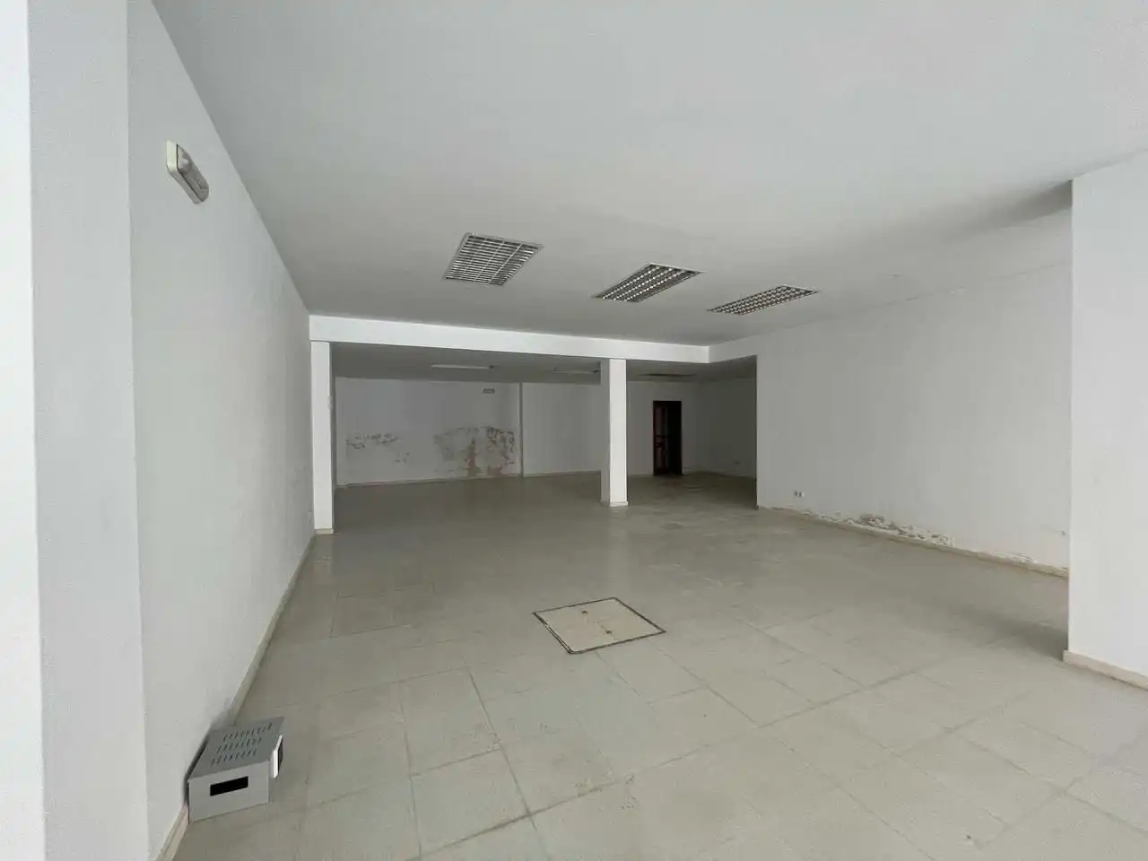 Local comercial en venta en Avenida Primero de Mayo 141, imagen 8