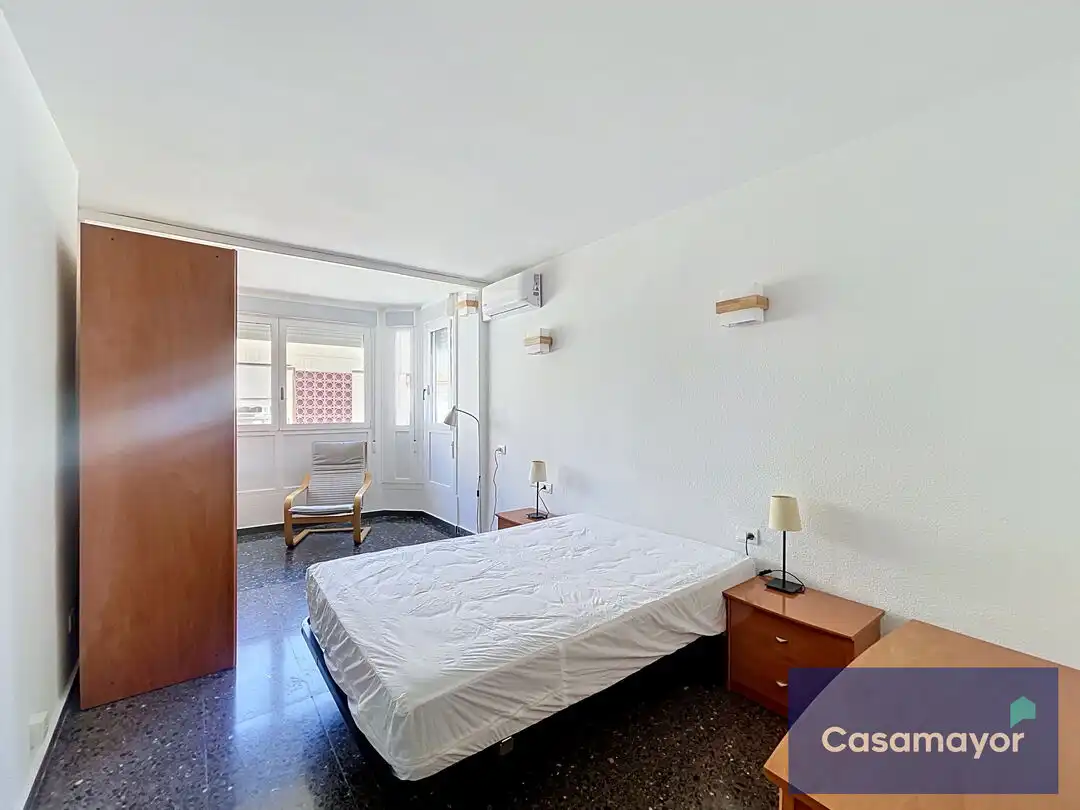 Habitación de Ático de alquiler en Alicante / Alacant con Aire acondicionado, Terraza y Balcón