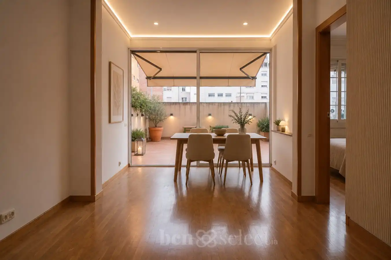 Menjador de Pis en venda en Barcelona amb Calefacció, Jardí privat i Terrassa