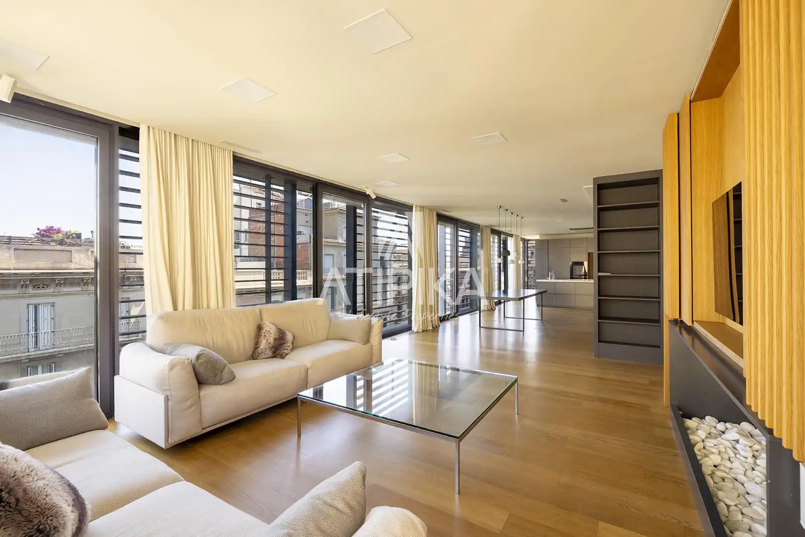 Wohnzimmer von Dachboden zur Miete in Barcelona mit Klimaanlage, Terrasse und Ofen