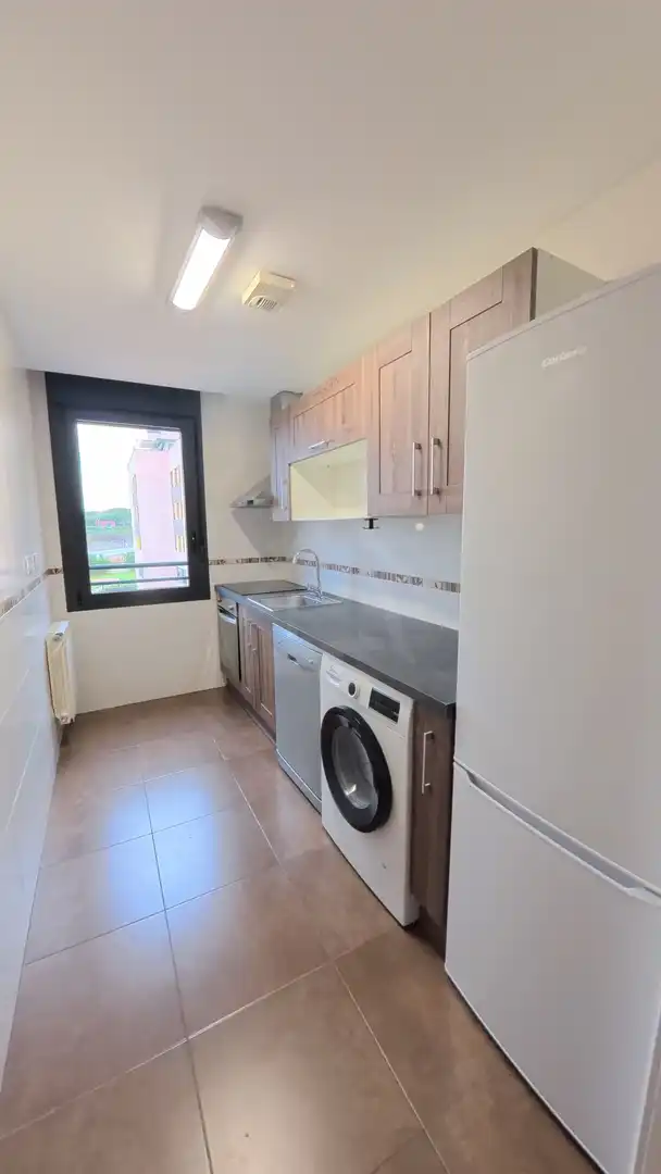 Cocina de Piso en venta en Lardero con Calefacción, Jardín privado y Parquet