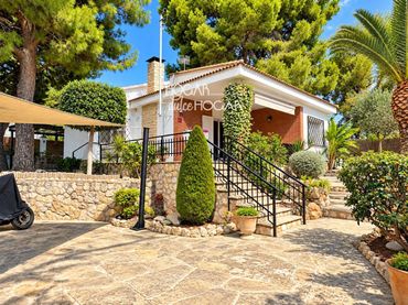 Xalet amb jardí en venda a Barcelona