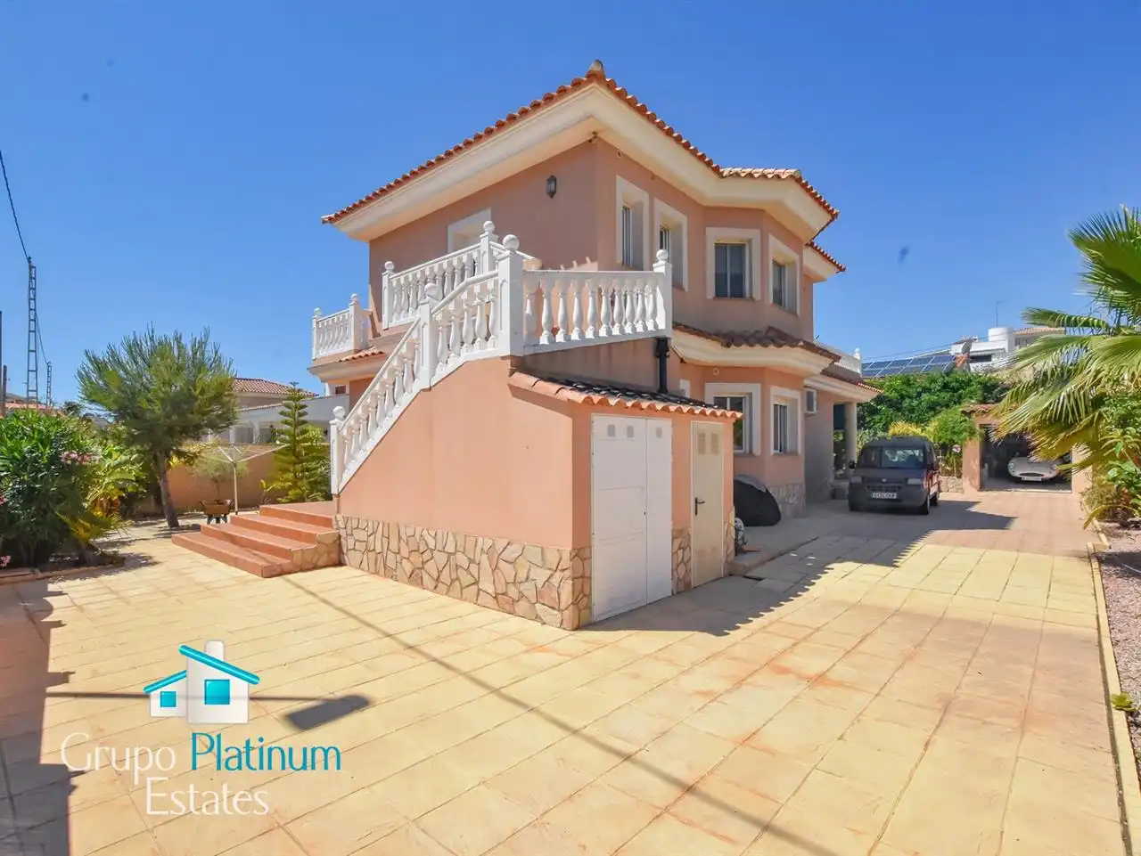 Vista exterior de Casa o xalet en venda en Águilas amb Aire condicionat, Jardí privat i Piscina