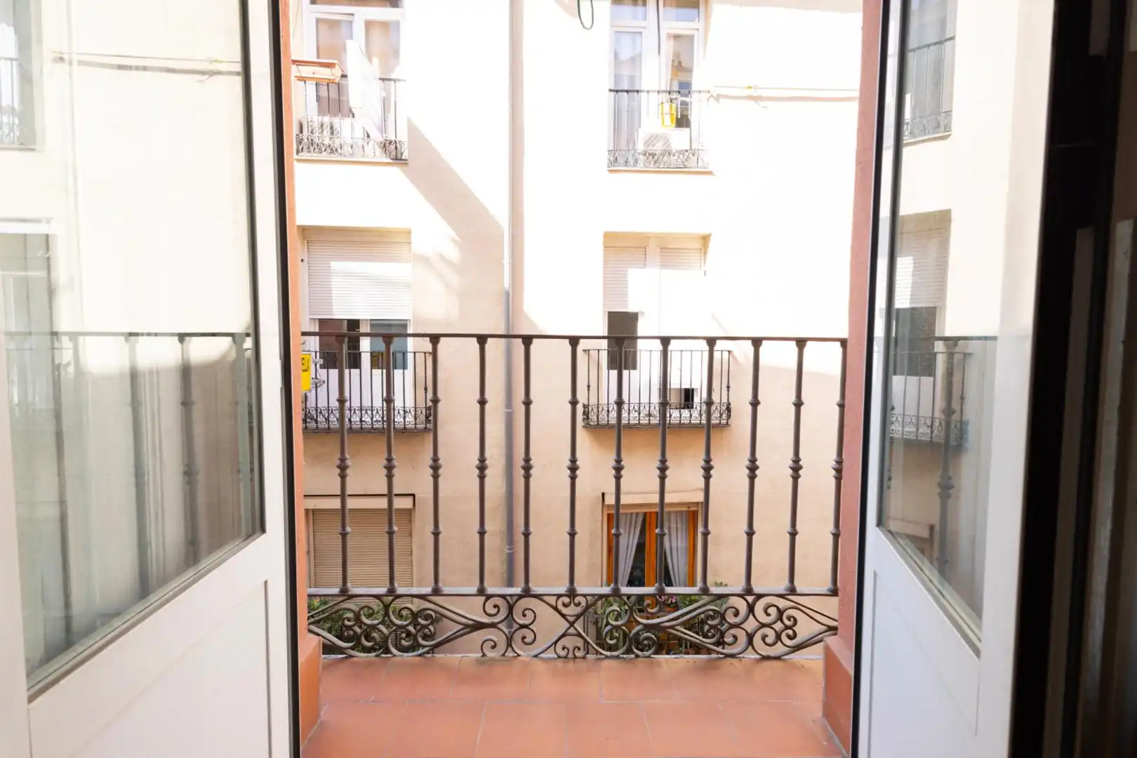 Flat with terrace for sale in Calle de la Luna, imagen 9