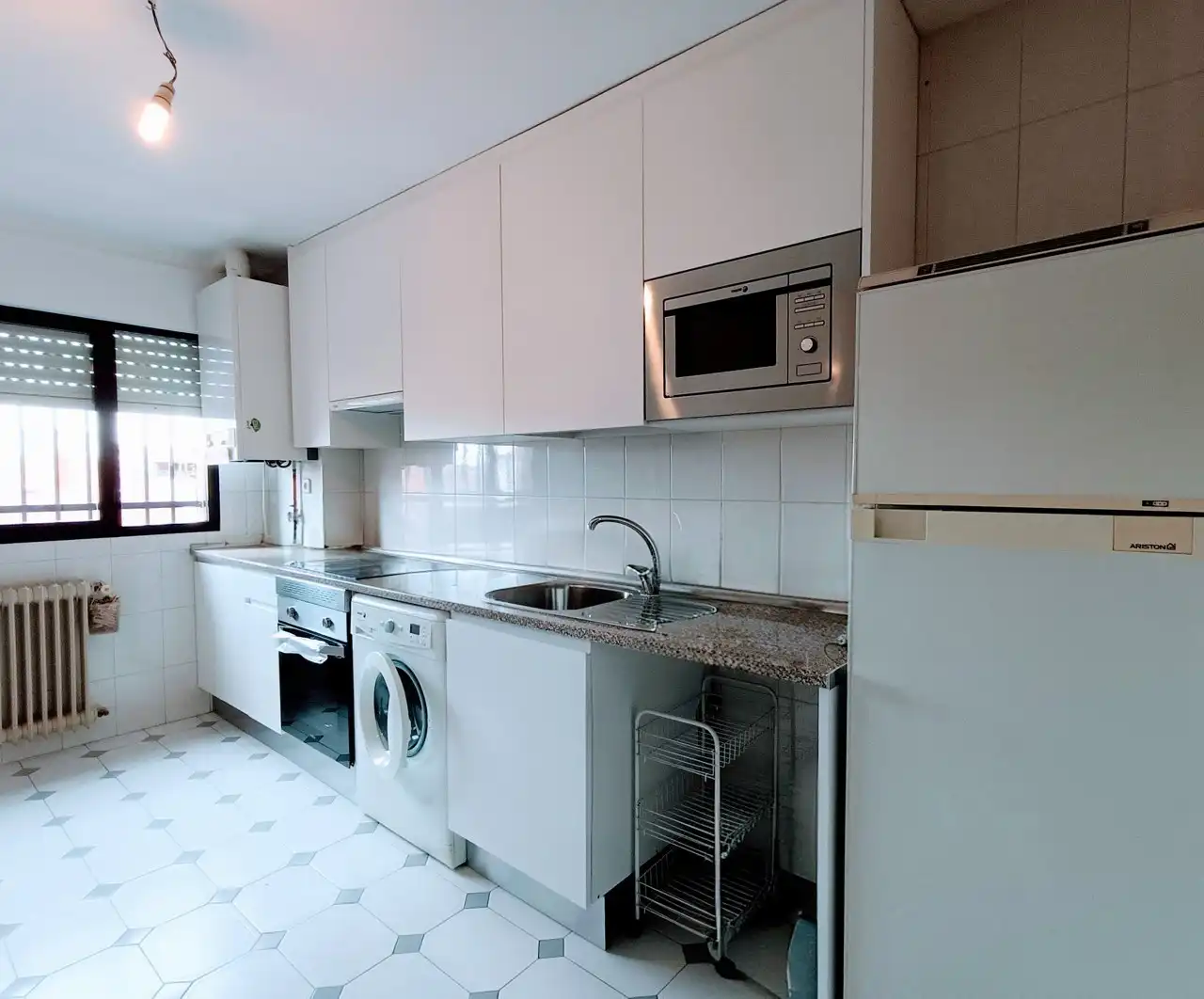 Kitchen of Flat for rent in Madrid  with Heating and Parquet flooring