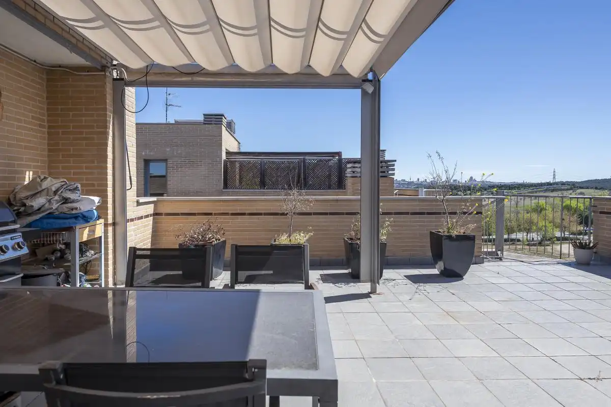 Terrassa de Àtic en venda en Madrid amb Aire condicionat, Calefacció i Jardí privat