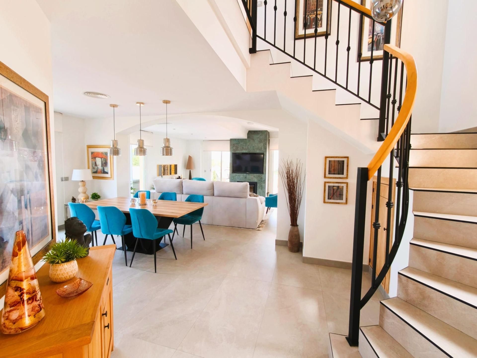 Menjador de Àtic en venda en Sotogrande amb Jardí privat, Terrassa i Piscina comunitària