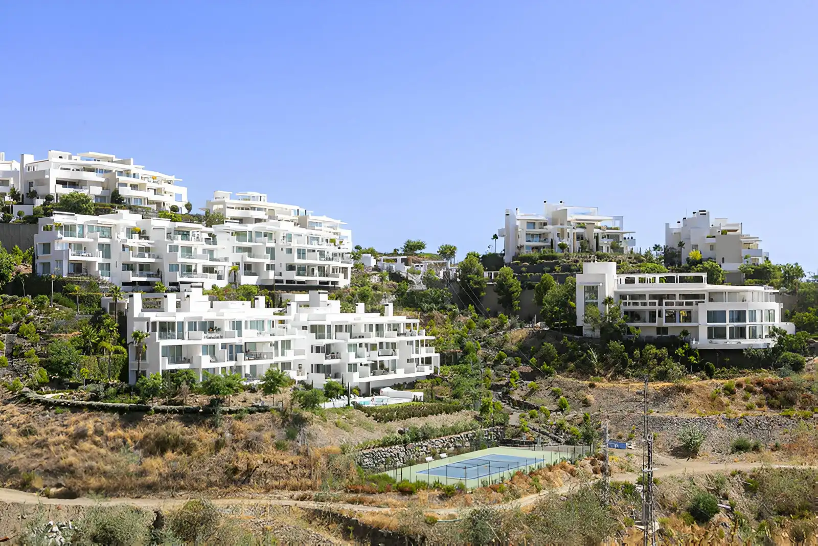 Exterior view of Ground floor for sale in Marbella  with Air Conditioner, Terrace and Storage room