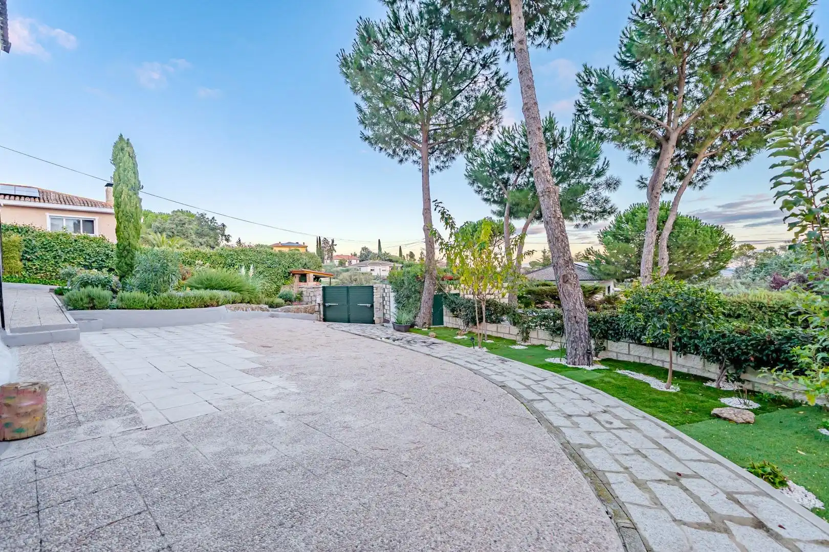 Exterior view of Houses for sale in Valdemorillo  with Heating, Private garden and Terrace