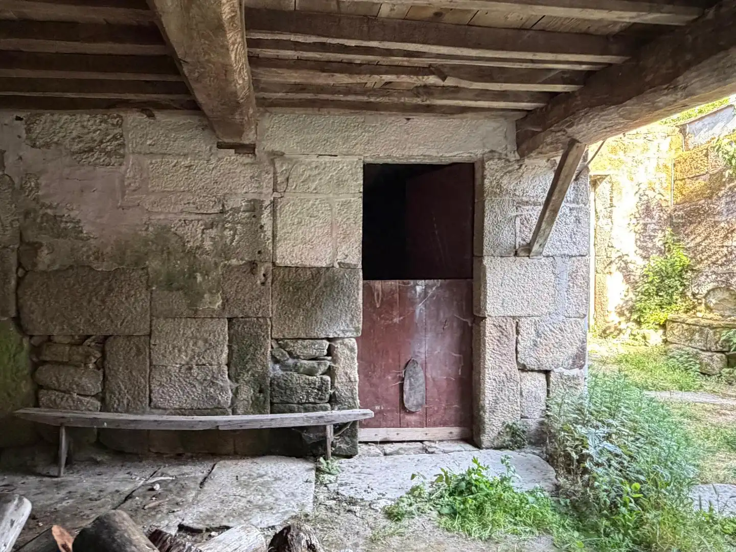 Einfamilien-Reihenhaus zum Verkauf in San Cristovo de Cea mit Privatgarten und Balkon