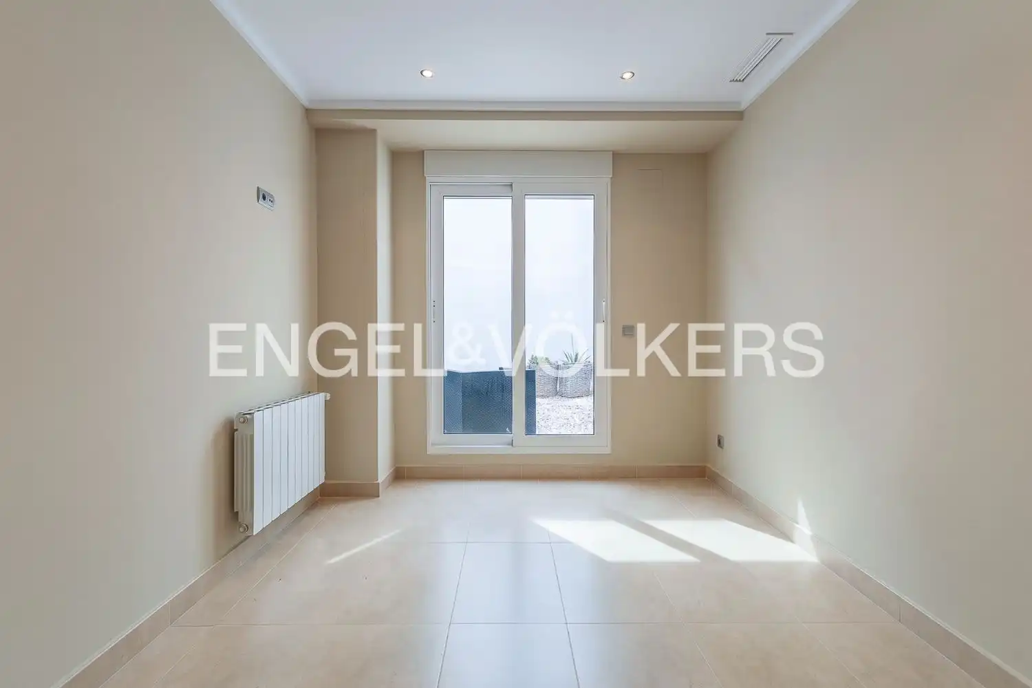 Casa adosada en venta en Carcaixent con Aire acondicionado, Calefacción y Terraza