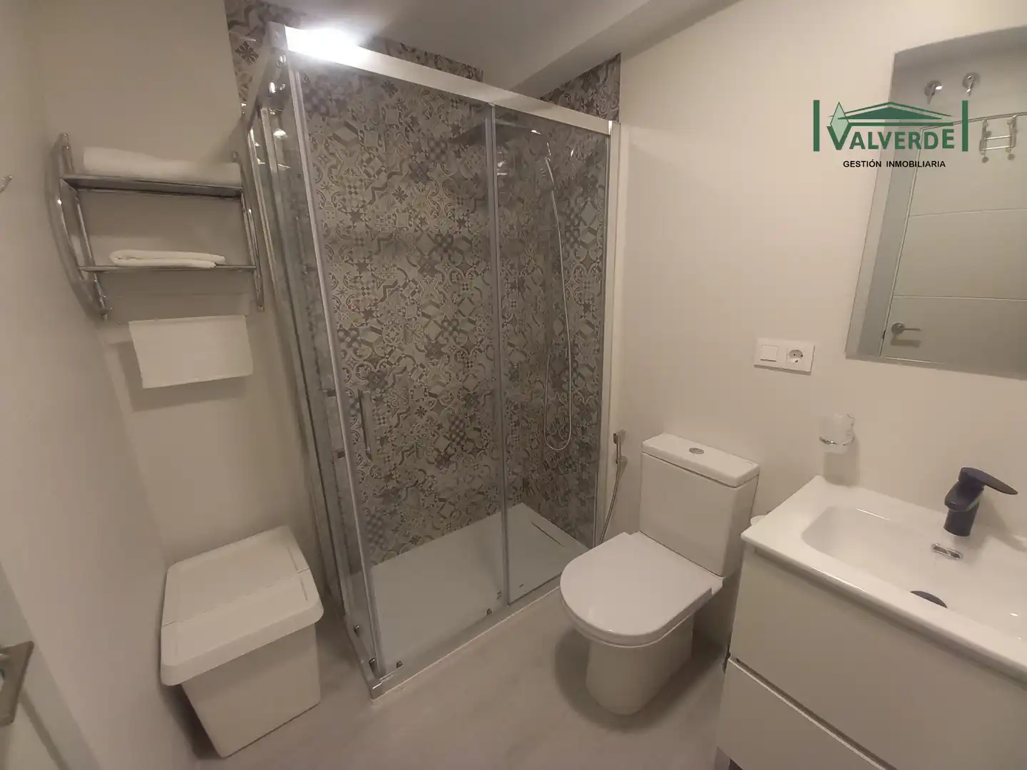 Badezimmer von Wohnung zur Miete in Granada mit Klimaanlage, Heizung und Möbliert