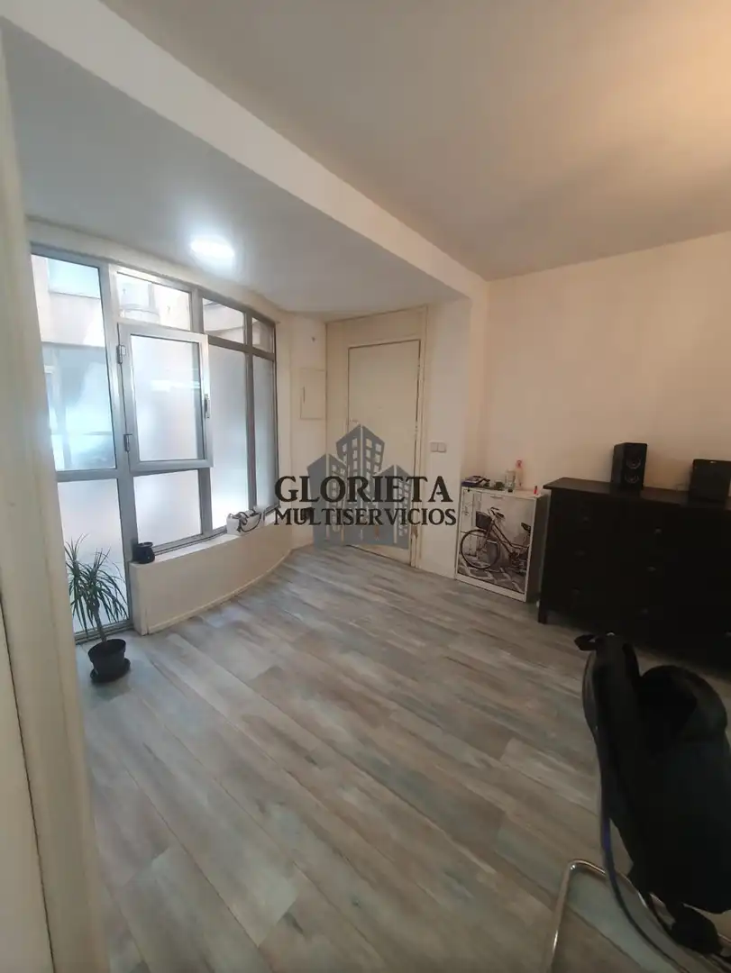 Piso en venta en Vigo  con Calefacción, Trastero y Amueblado