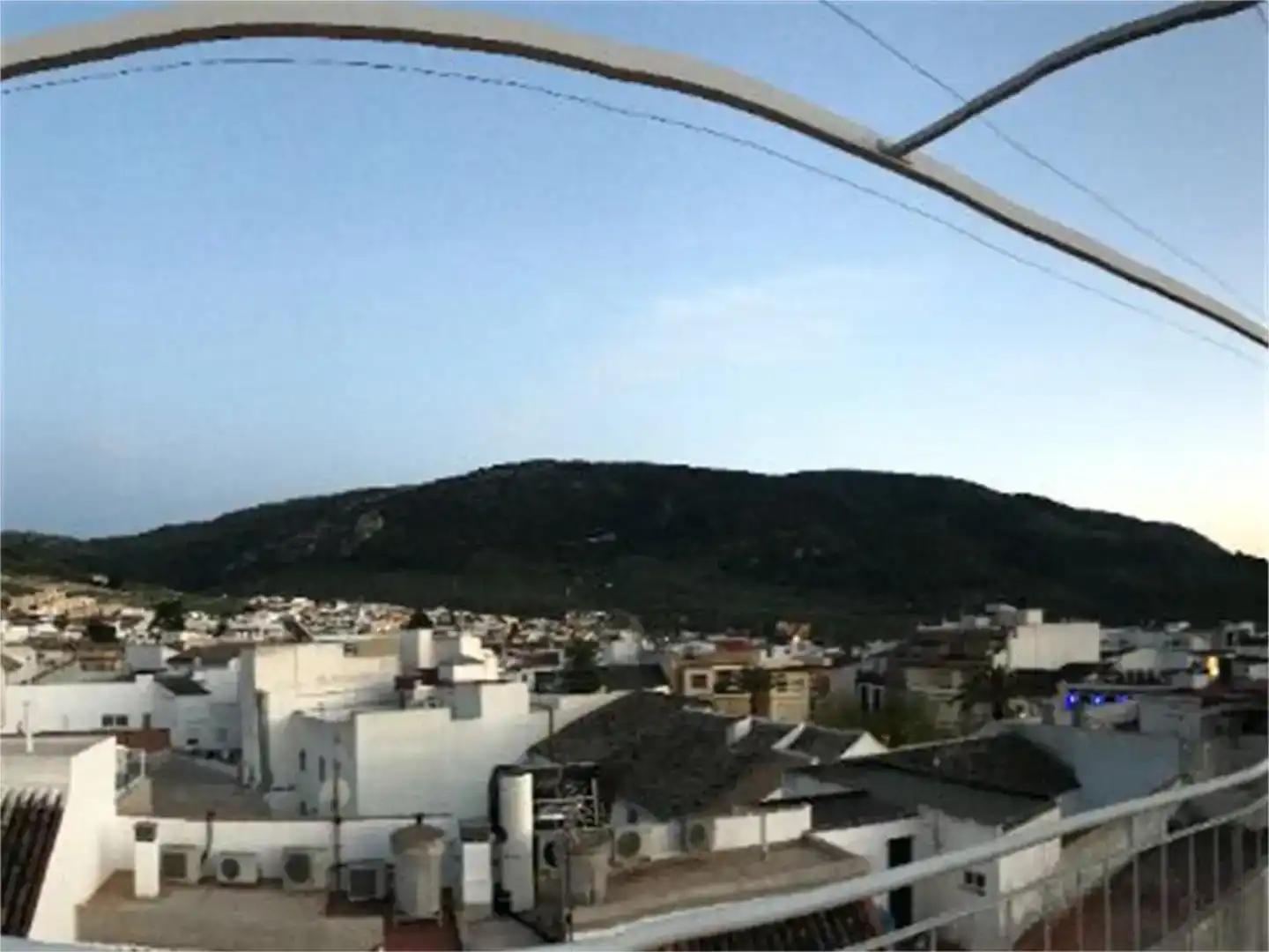 Vista exterior de Casa adosada en venda en Doña Mencía amb Aire condicionat i Balcó