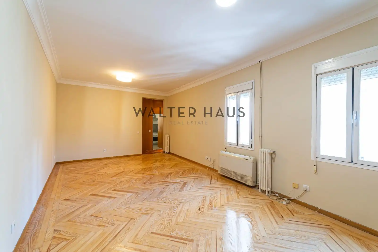 Wohnzimmer von Wohnung zur Miete in Madrid mit Klimaanlage, Heizung und Ofen