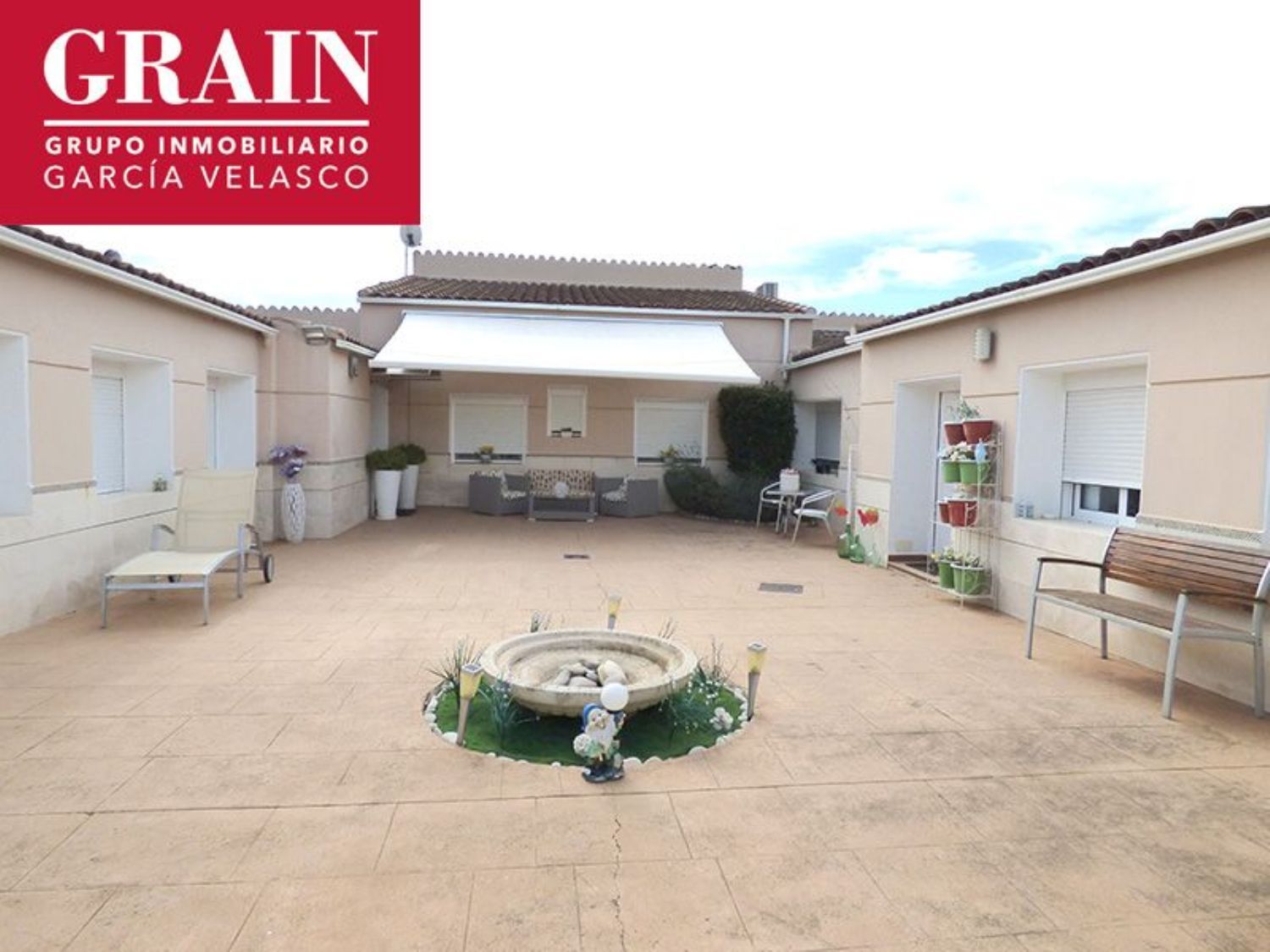 Vista exterior de Casa o xalet en venda en  Albacete Capital amb Aire condicionat i Terrassa